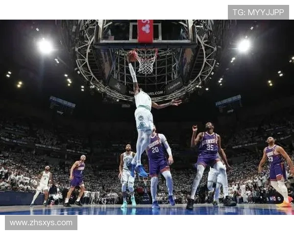 麦克丹尼尔斯攻防两端闪耀半场高效砍下15分展现超强稳定性